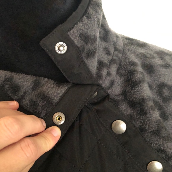 J Crew Factory Quilted button-neck sherpa tunic
Medium - Picture 3 of 8